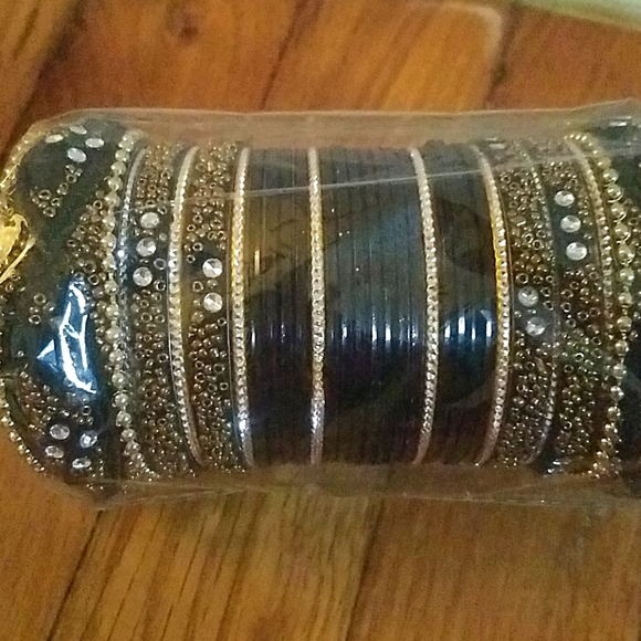 Bangels - Picture 2 of 3